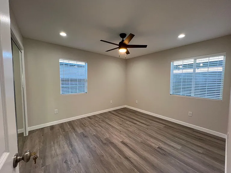 1155 Seminary Ave — Photo 6