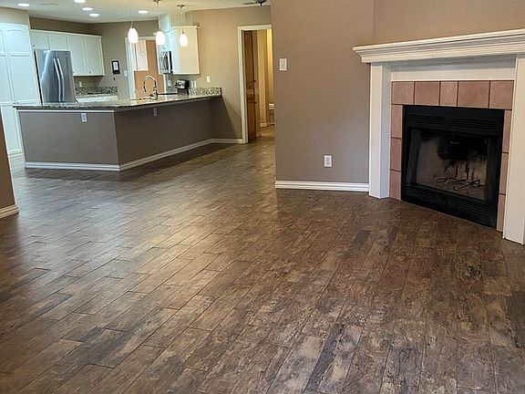 2nd image of 4230 Laurel Oak Dr