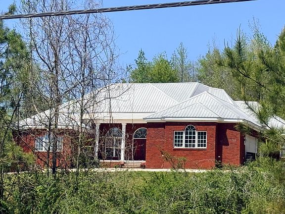 2nd image of 575 Main St
