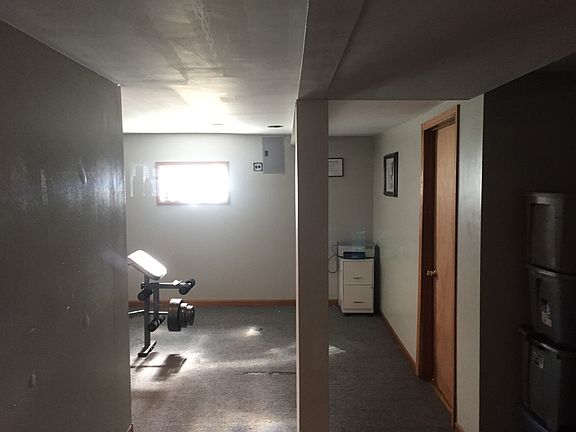 3rd image of 102 Linden Ave