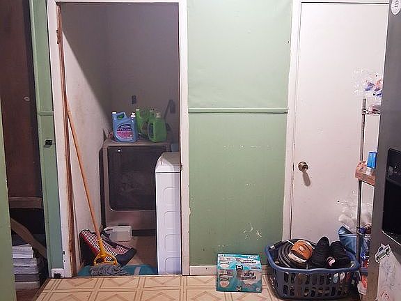 4th image of 1010 15th Ave N