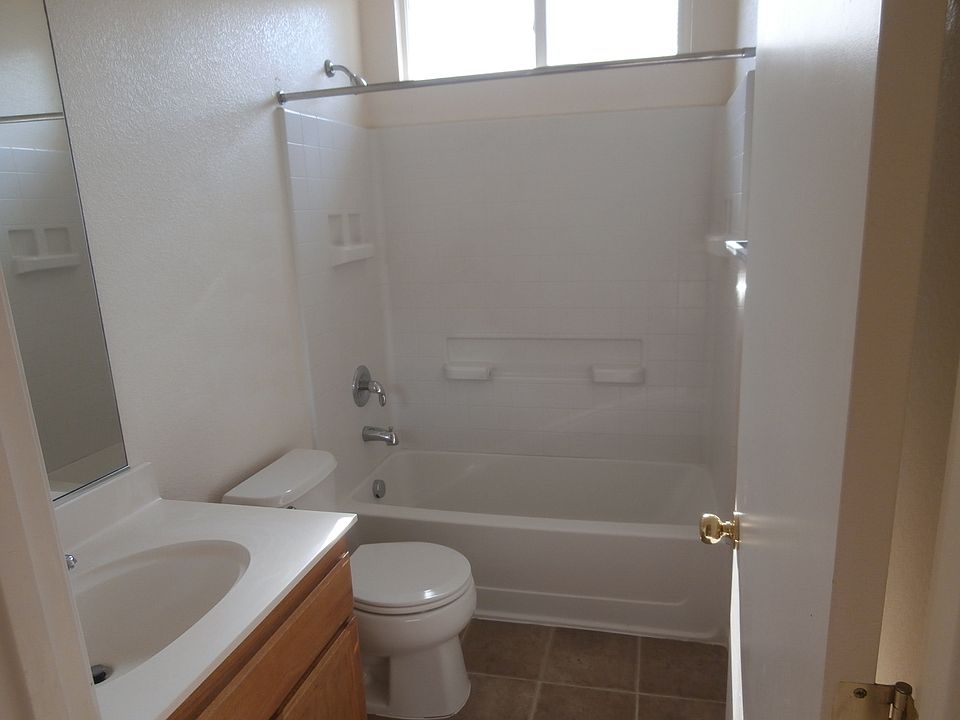 1st image of 1824 Waterfall Dr