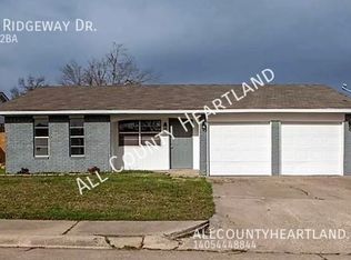 812 Ridgeway Dr, Yukon, OK 73099