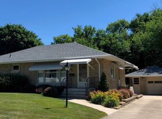 16 Wilson Ave, Fort Atkinson, WI 53538