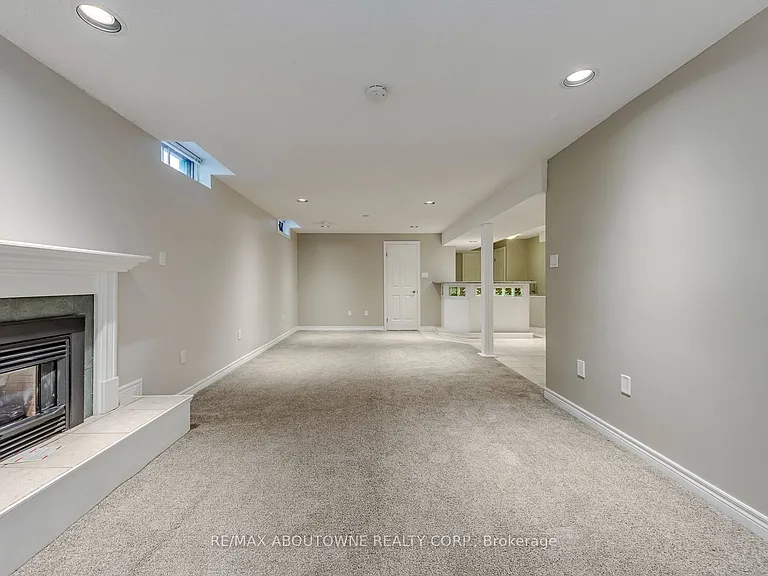 1124 Notley Cres — Photo 39