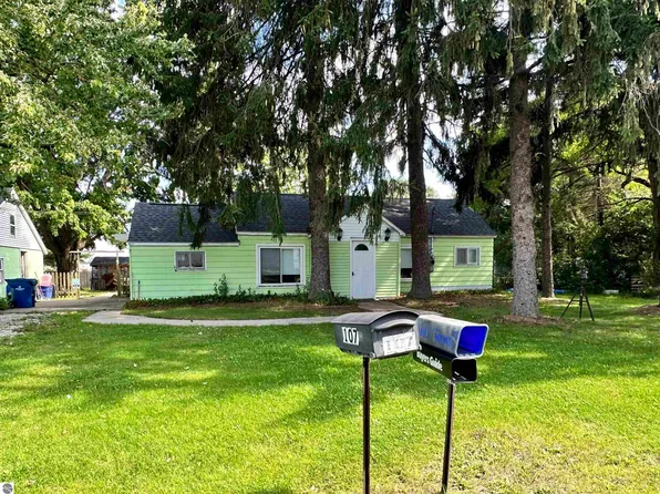 107 S 7th St, Coleman, MI 48618