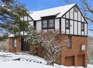 102 Alleyne Dr, Pittsburgh, PA 15215