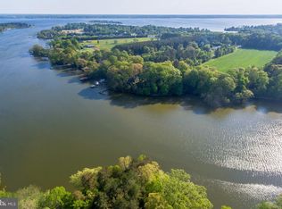 3805 Fish Hook Dr, Broomes Island, MD 20615