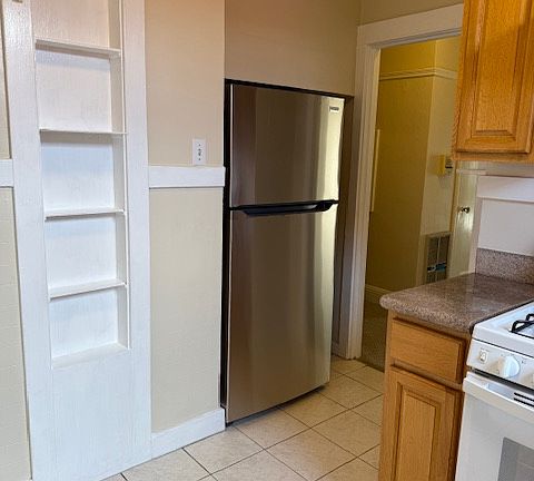 4th image of 195 9th Ave APT 6