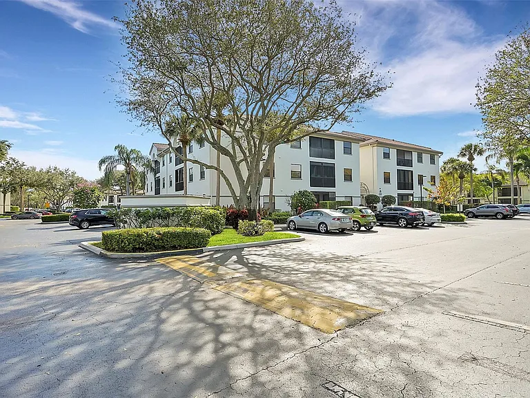 5133 Brisata Cir #P — Photo 36