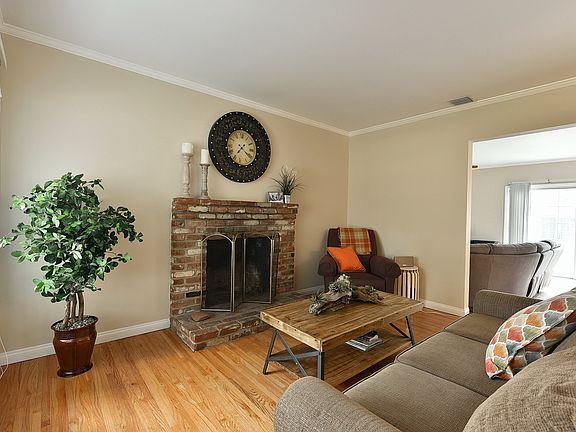 4th image of 705 N 5th Ave