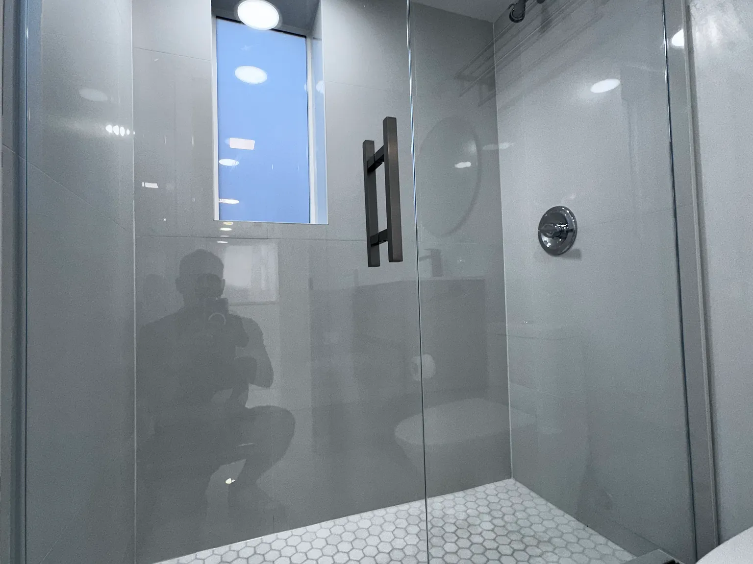 1 bed, 554 sqft, $1,850 — Photo 3