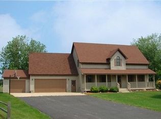 290 W Fuller Dr, Waterman, IL 60556