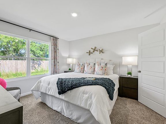 5th image of 1745 Phillips Cir