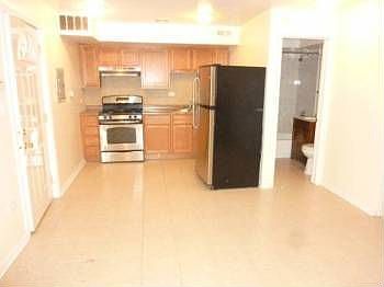 3rd image of 1801 W Lawrence Ave