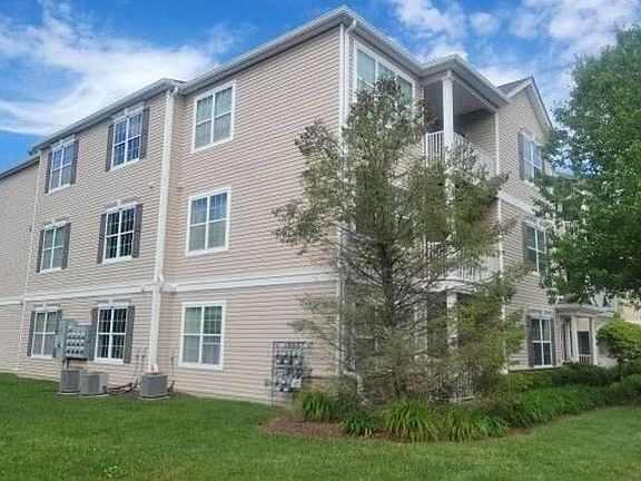 2nd image of 427 Timberlake Dr