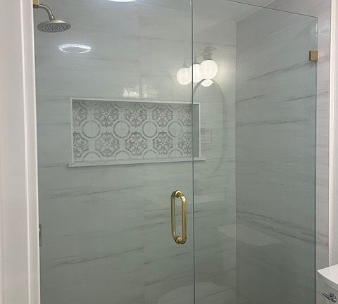 3rd image of 4664 1/2 E Talmadge Dr