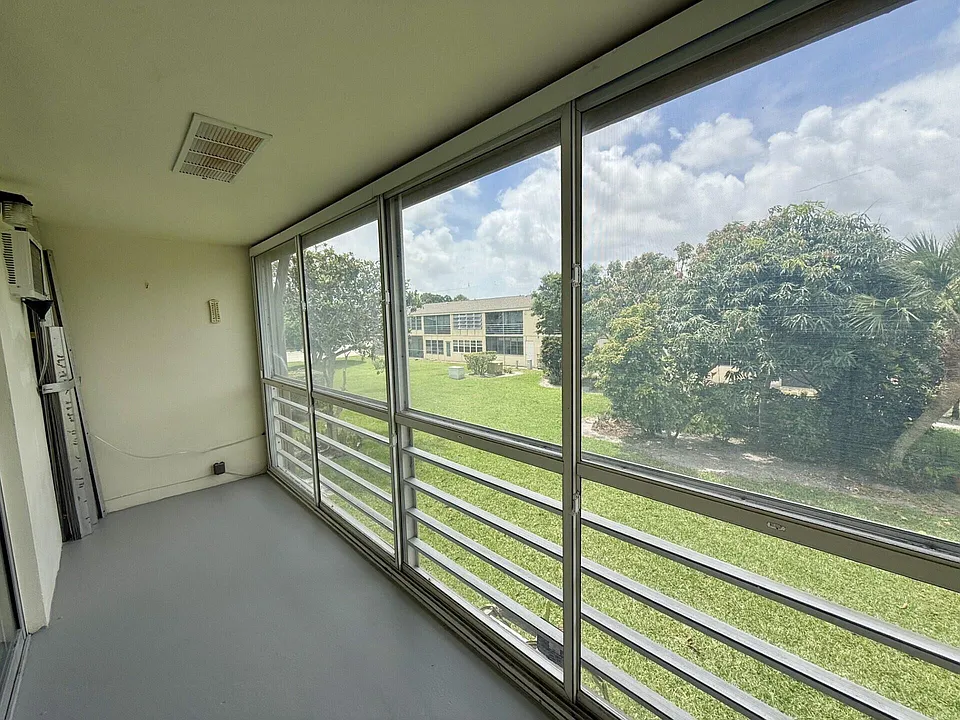 32 Kingswood E #B