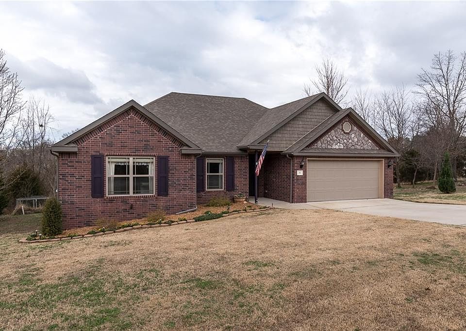 1st image of 14 Dillow Dr