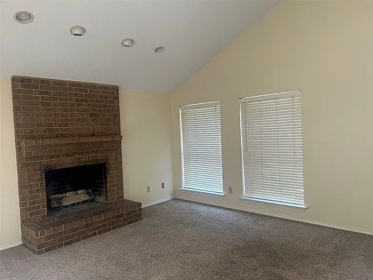 1 Lakeway Dr #A — Photo 8