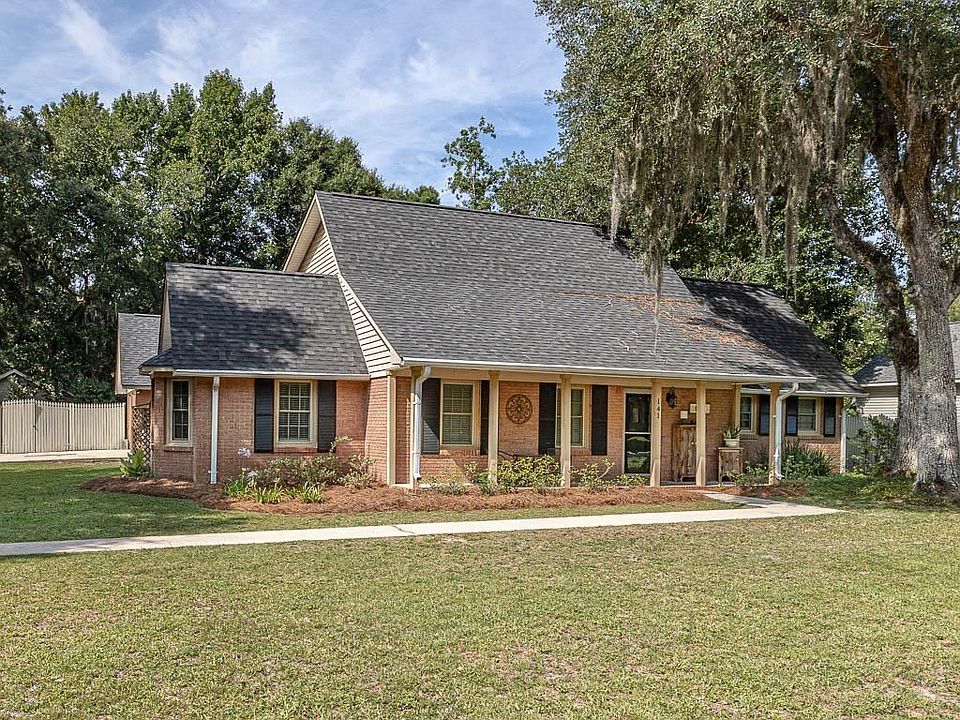 1st image of 141 Sherwood Forest Cir