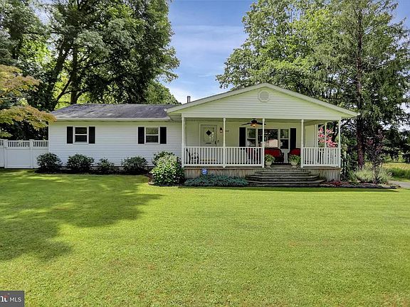 2nd image of 1533 Deerfield Rd