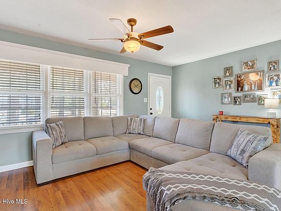 3rd image of 102 Robinson Drive
