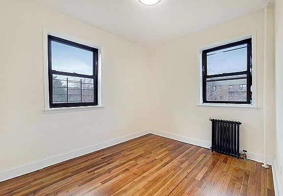4th image of 19-09 21st Ave #2B