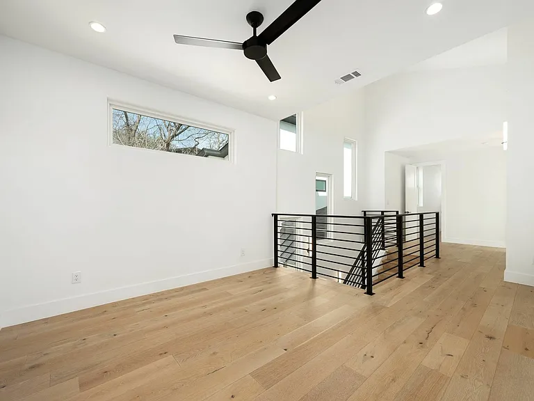 1119 Fairmount Ave — Photo 21