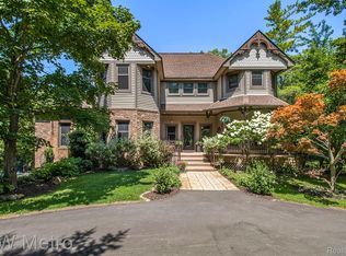 5490 Deerfoot Trl, West Bloomfield, MI 48323