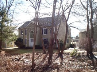 320 Boston Post Rd, Madison, CT 06443