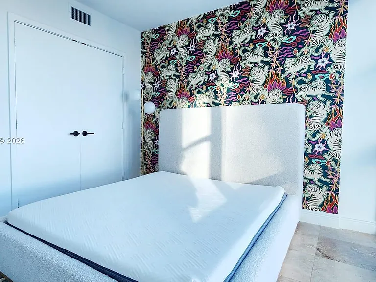 6801 Collins Ave #LPH05 — Photo 22