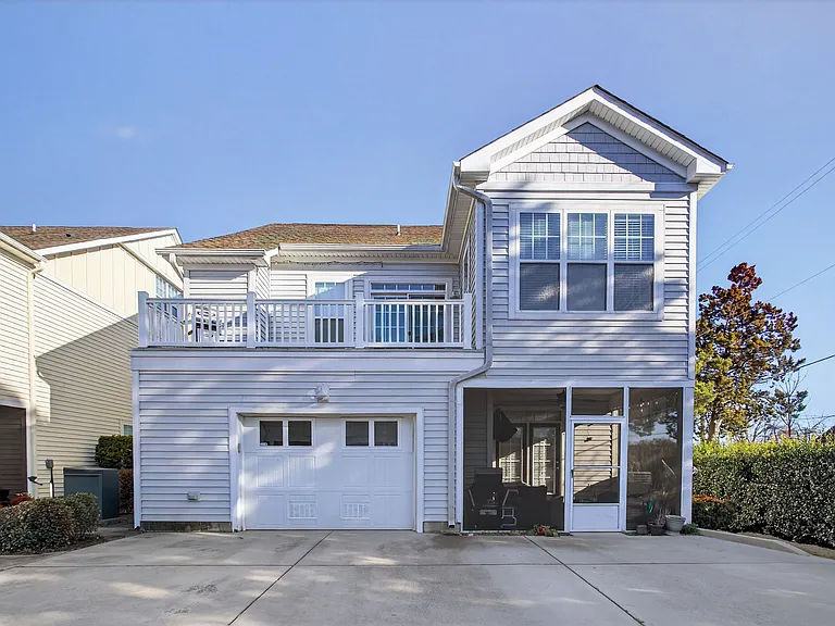 8141 Highland St — Photo 32
