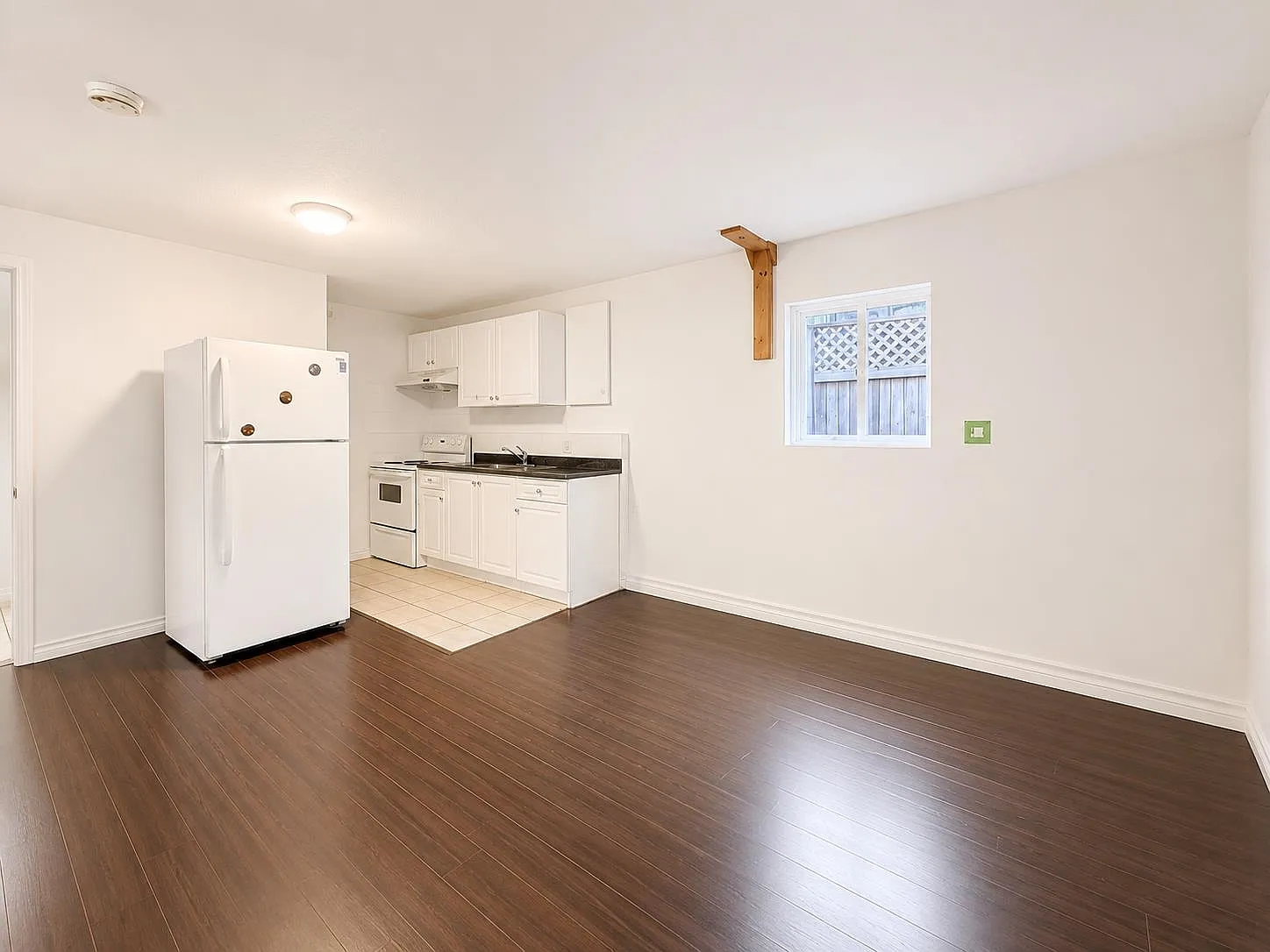 2 bed, 700 sqft, $1,950 — Photo 3
