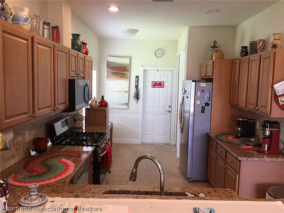 3rd image of 1481 Stone Ridge Cir