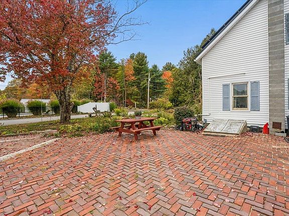4th image of 277 Harmony Road