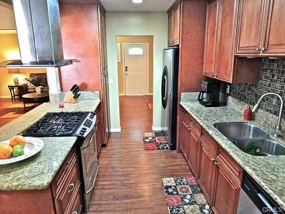 Gorgeous kitchen with granite countertops and custom cabinetry a