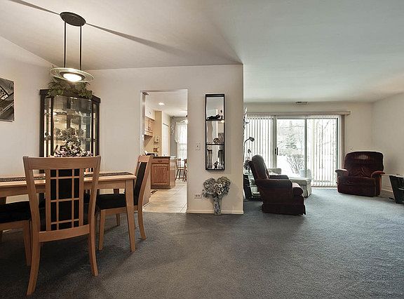 4th image of 1295 Streamwood Ln #301