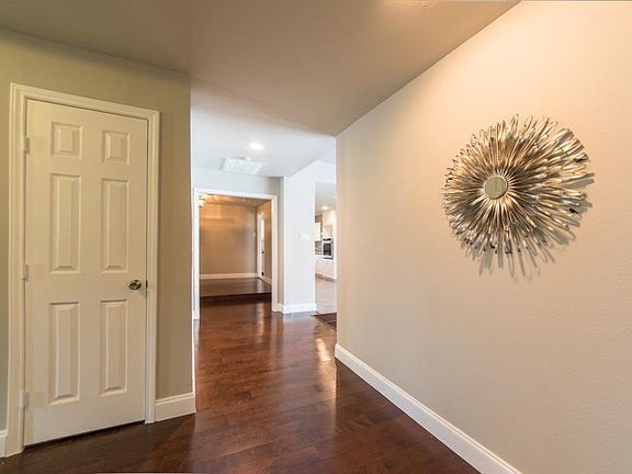5th image of 2502 Canterbury Dr