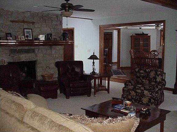 5th image of 7976 Black Oak Dr