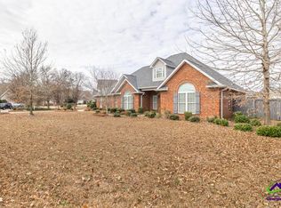 302 Erin Way, Warner Robins, GA 31088