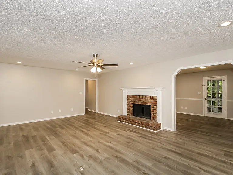 237 Vienna Way — Photo 6