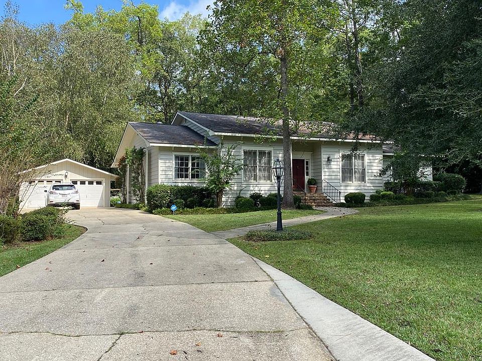 1st image of 504 Edgewood Dr