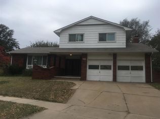 1009 S Governeour Rd, Wichita, KS 67207