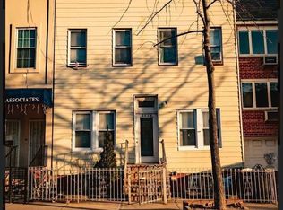 31-19 41st St #4FAMILY, Astoria, NY 11103