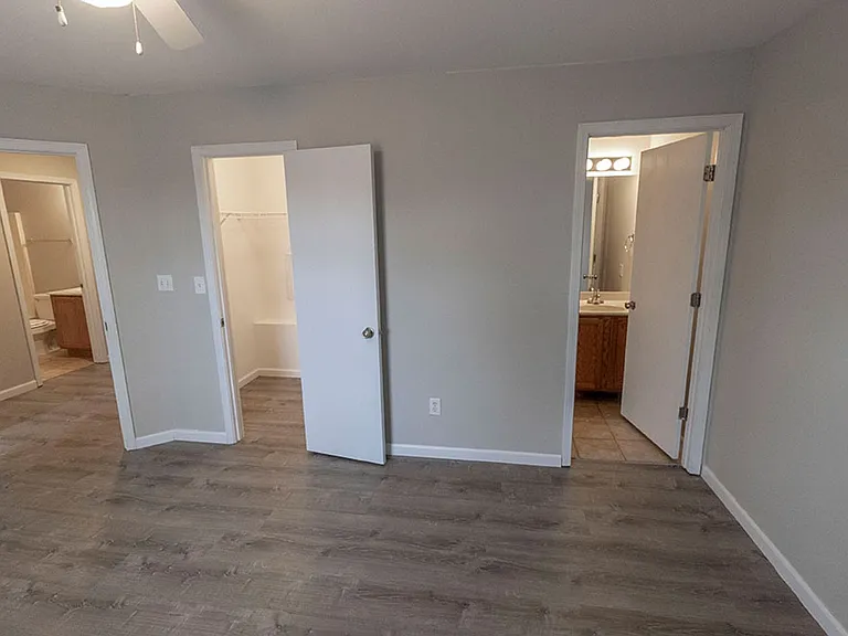 5808-5810 Canaveral Dr — Photo 19