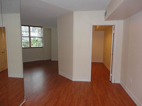 4th image of 825 Brickell Bay Drive #451
