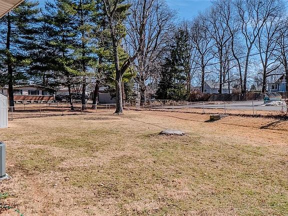3rd image of 2720 Derby Pl