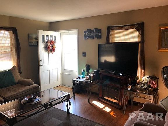 4th image of 3906 N Ashton Ave