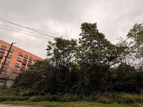 2nd image of W 25th St